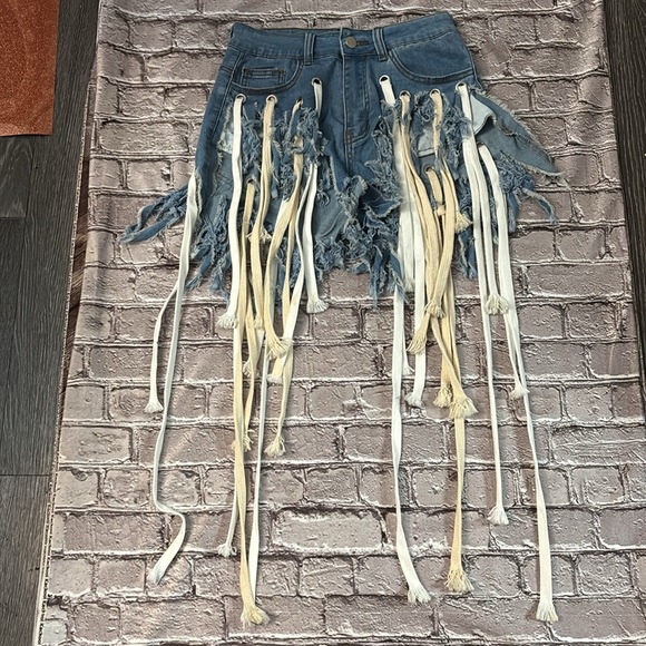 Hot & Delicious Denim Fringe Shorty Shorts Jorts S Festival Boho Cowgirl Rave - Picture 5 of 11